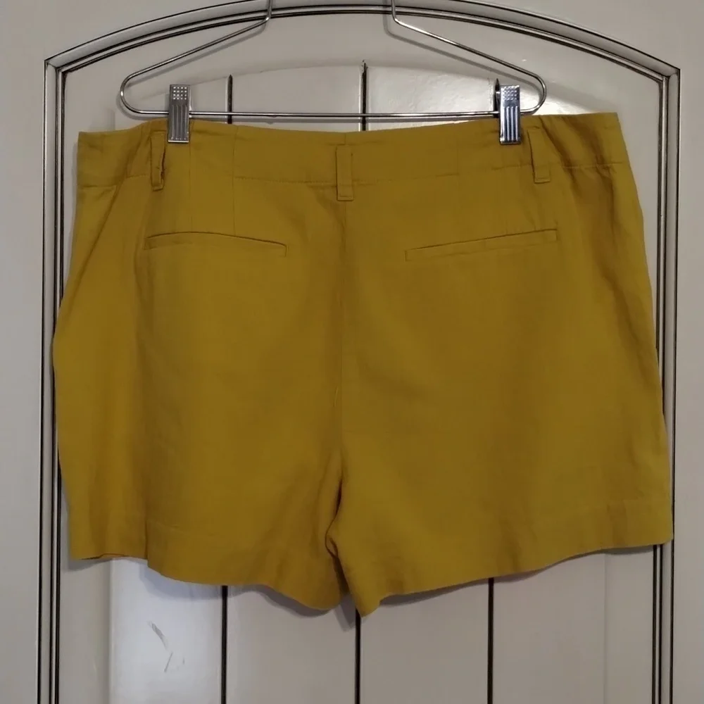 Ann Taylor LOFT Mustard Yellow Size 12 Linen Blend Shorts